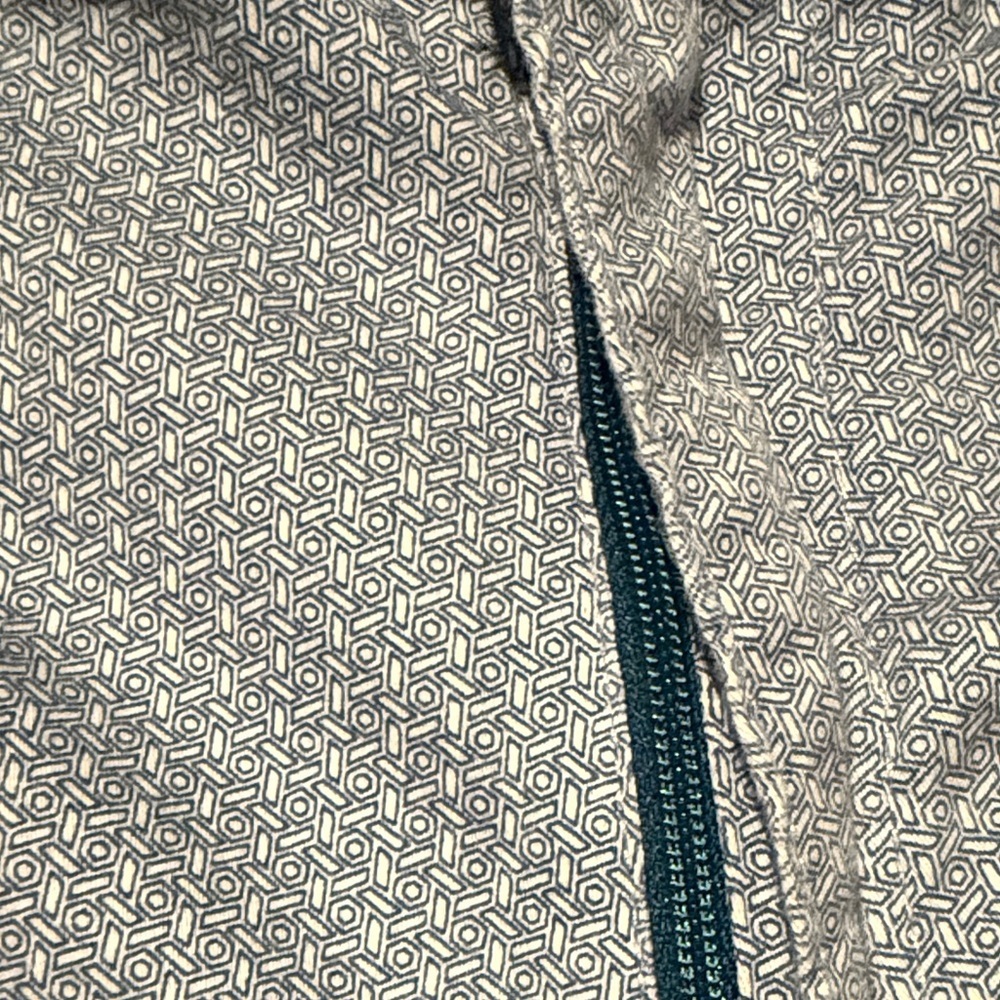 Calvin Klein Men's Patterned Blue Shorts - Picture 4 of 7